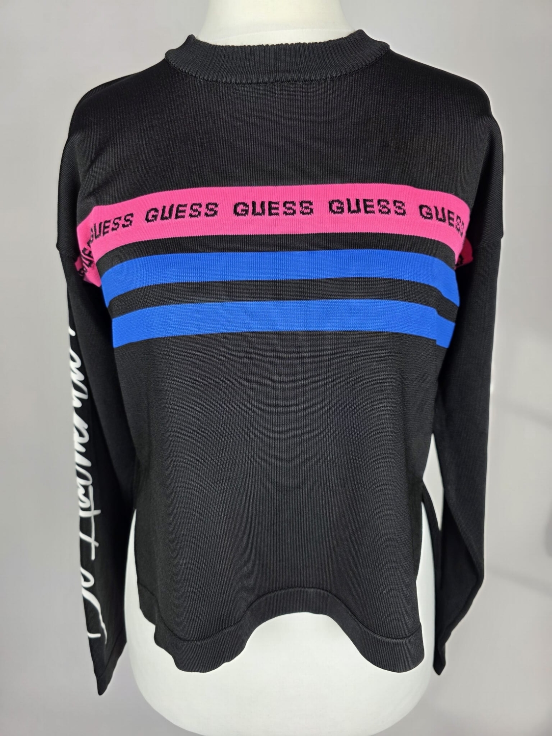 Designerska bluzka Guess w sportowym stylu premium