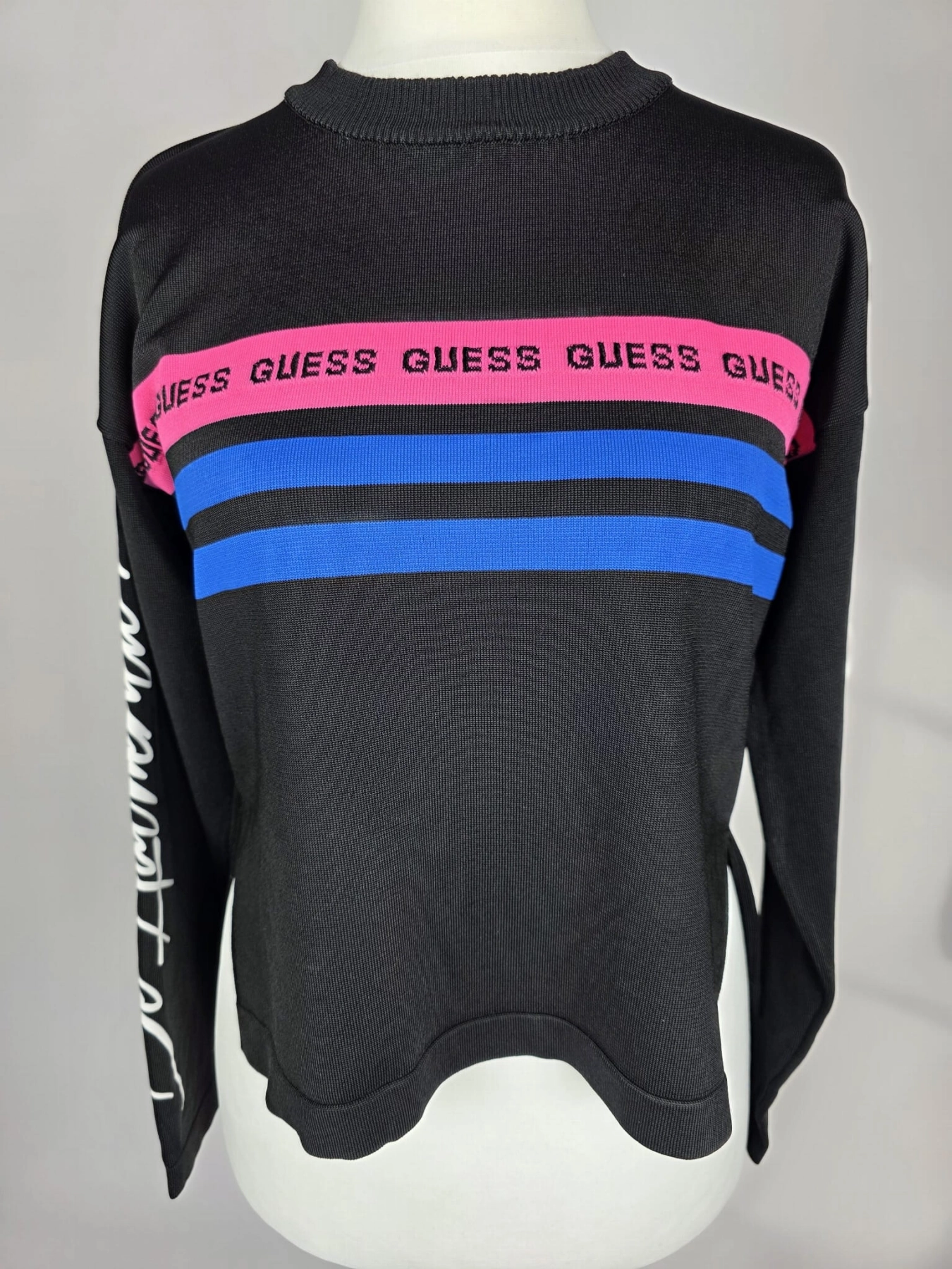 Designerska bluzka Guess w sportowym stylu premium