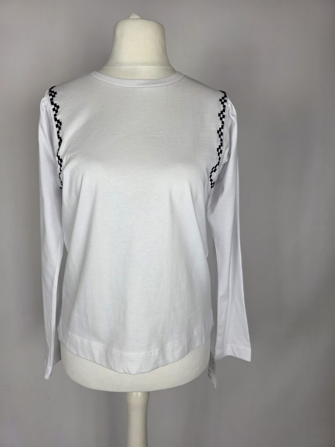 Elegancki longsleeve z unikalnym, czarnym detalem (nowy z metką!)