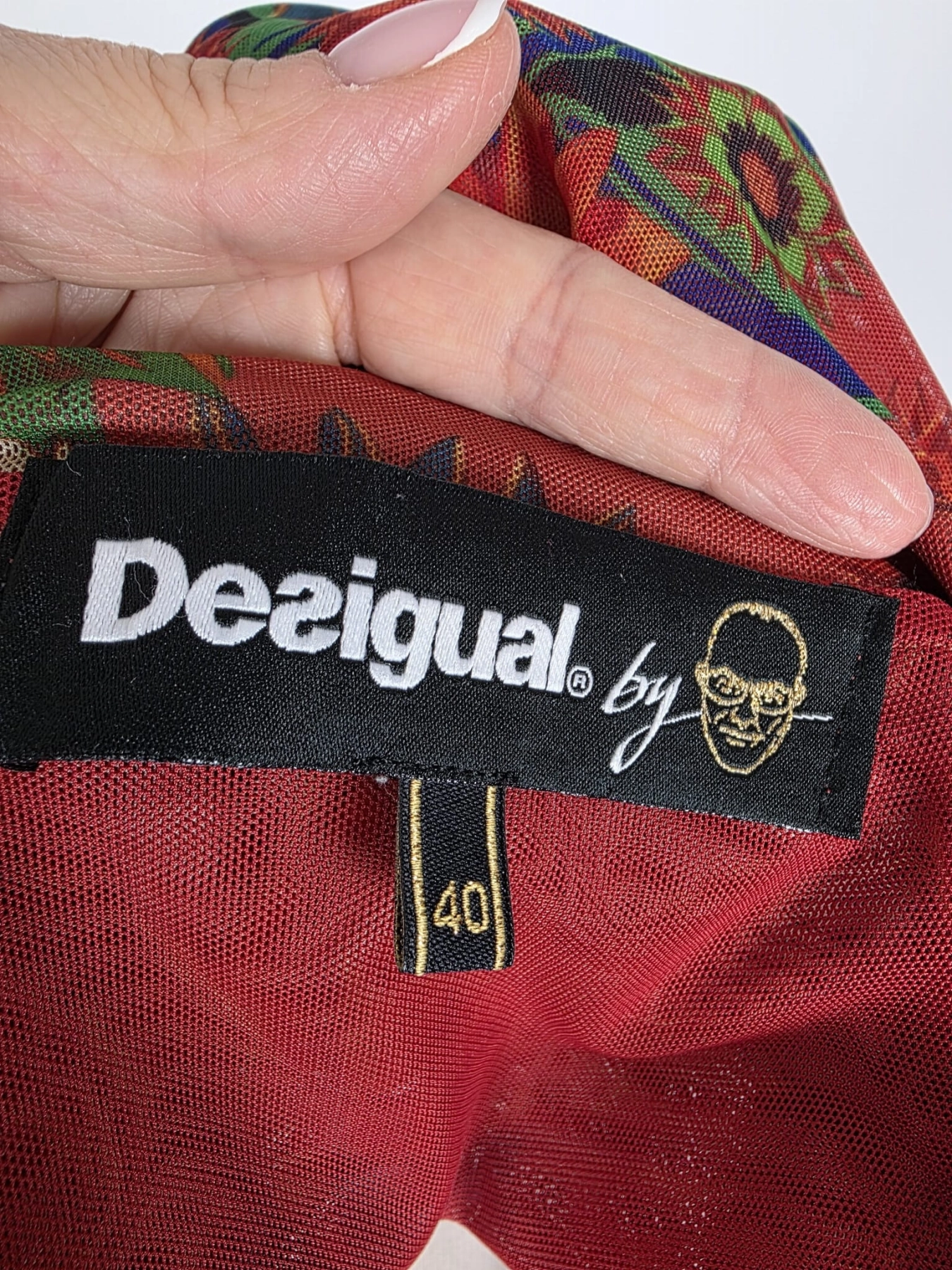 Lekka, wzorzysta marynarka marki Desigual