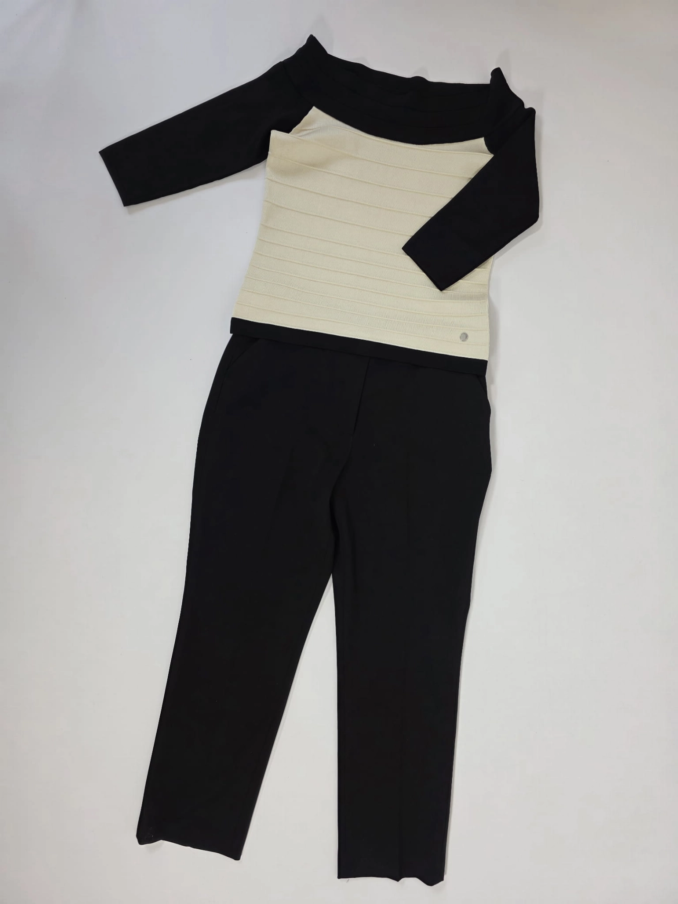 Elegancki komplet: bluzka Star by Julien Macdonald oraz spodnie od Marie Philippe