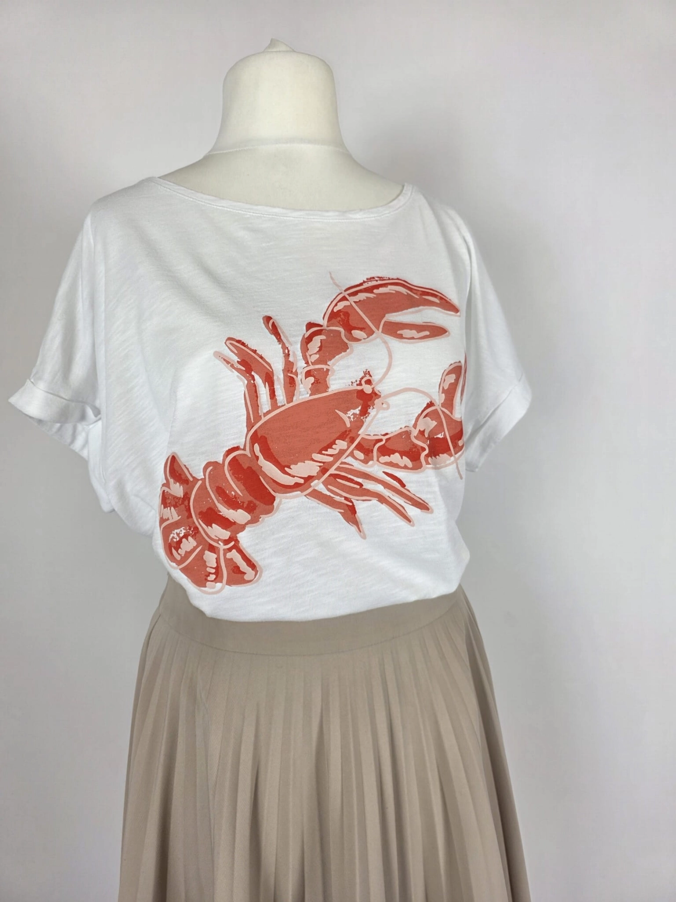 Bawełniany t-shirt premium oraz zwiewna spódnica midi od TATUUM