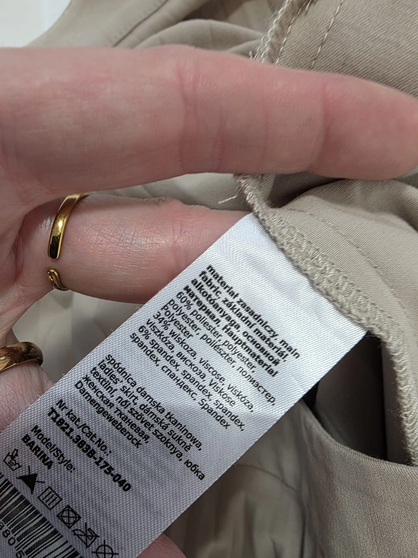 Bawełniany t-shirt premium oraz zwiewna spódnica midi od TATUUM
