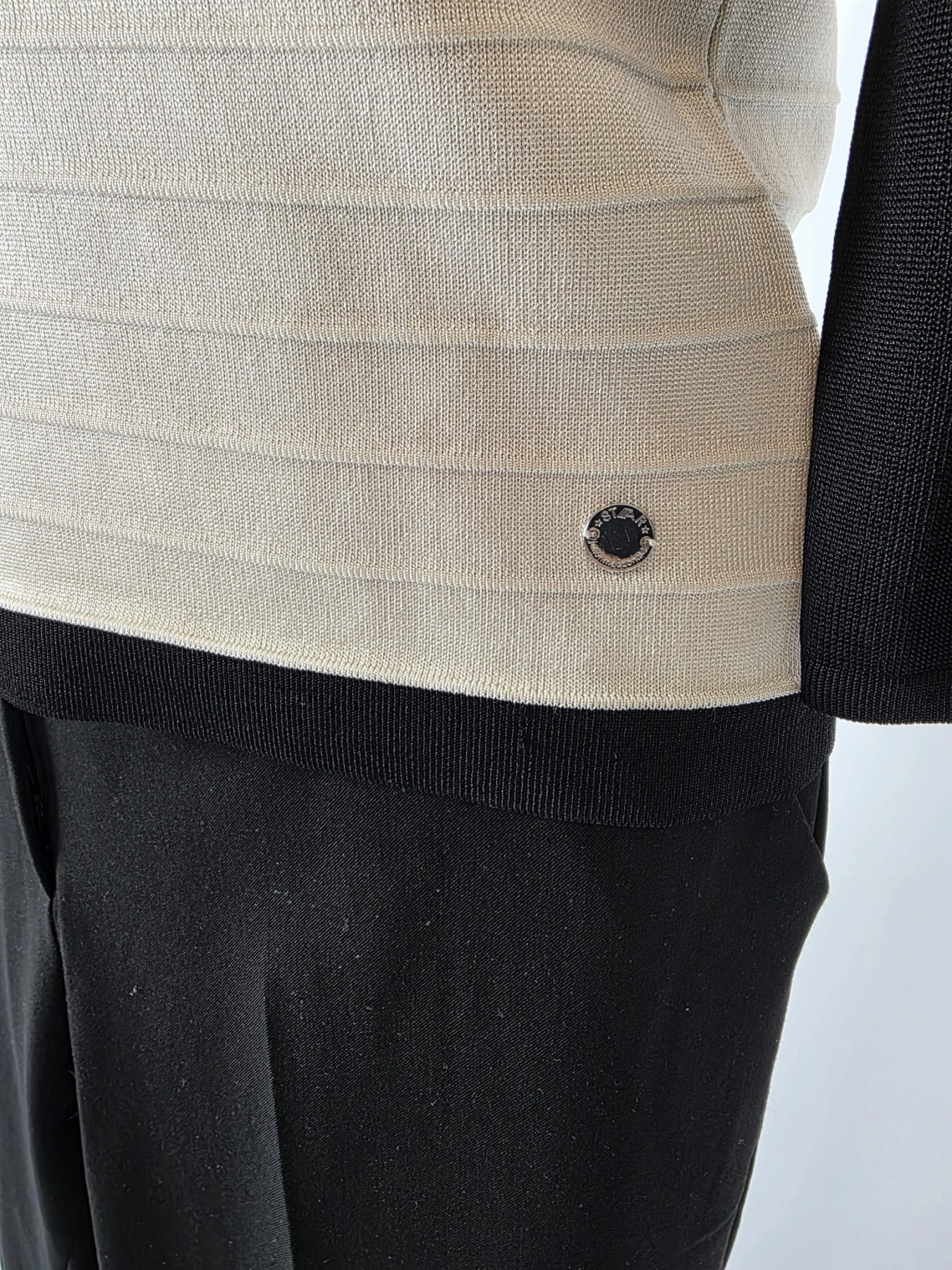 Elegancki komplet: bluzka Star by Julien Macdonald oraz spodnie od Marie Philippe
