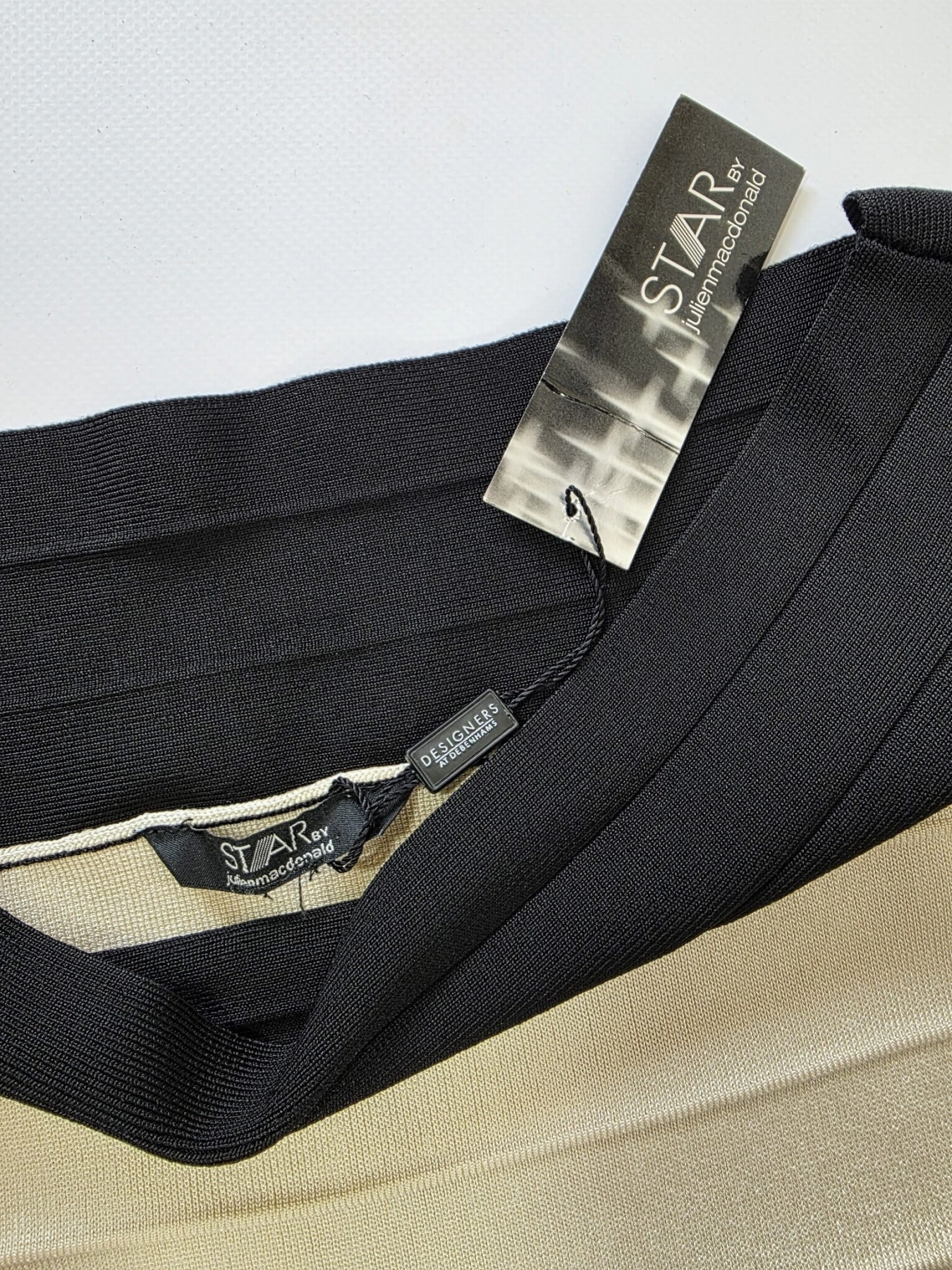 Elegancki komplet: bluzka Star by Julien Macdonald oraz spodnie od Marie Philippe