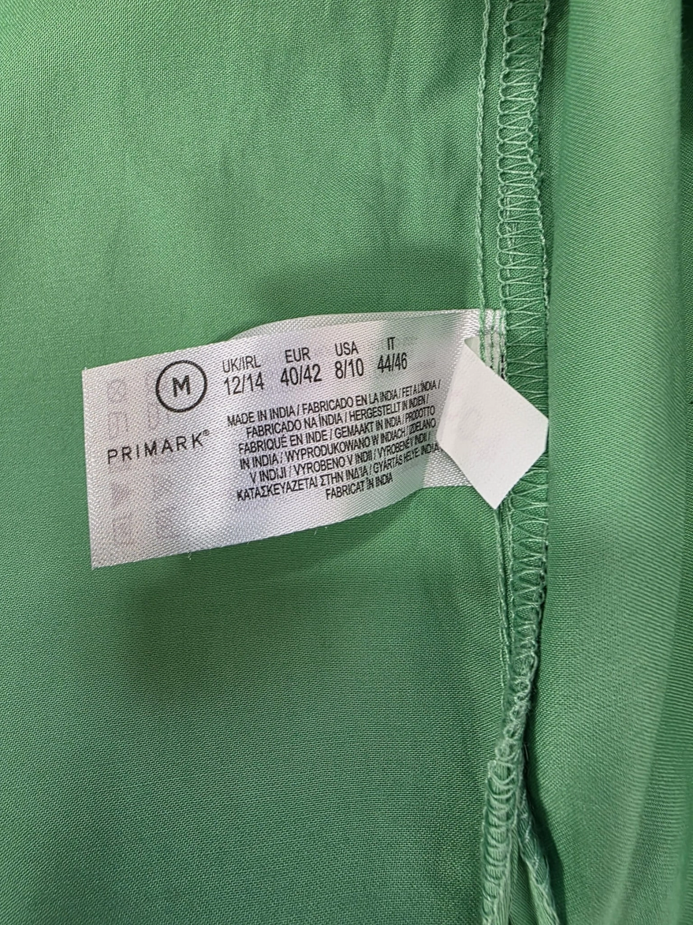 Energetyczna stylizacja z marynarką InWear, koszulą i jeansami DEF