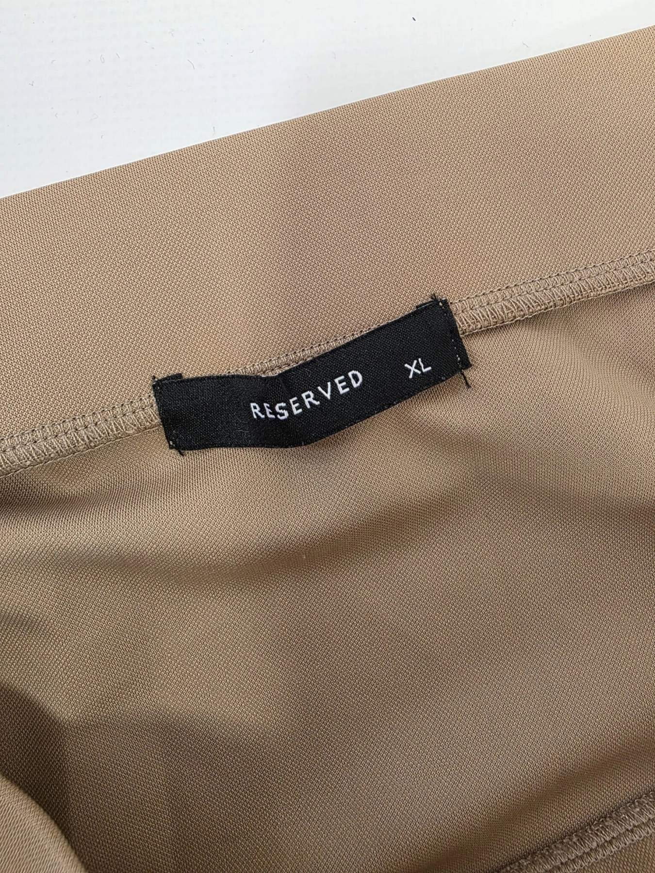 Elegancki komplet premium: żakiet COMMA, jedwabna bluzka MALENE BIRGER i spódnica RESERVED