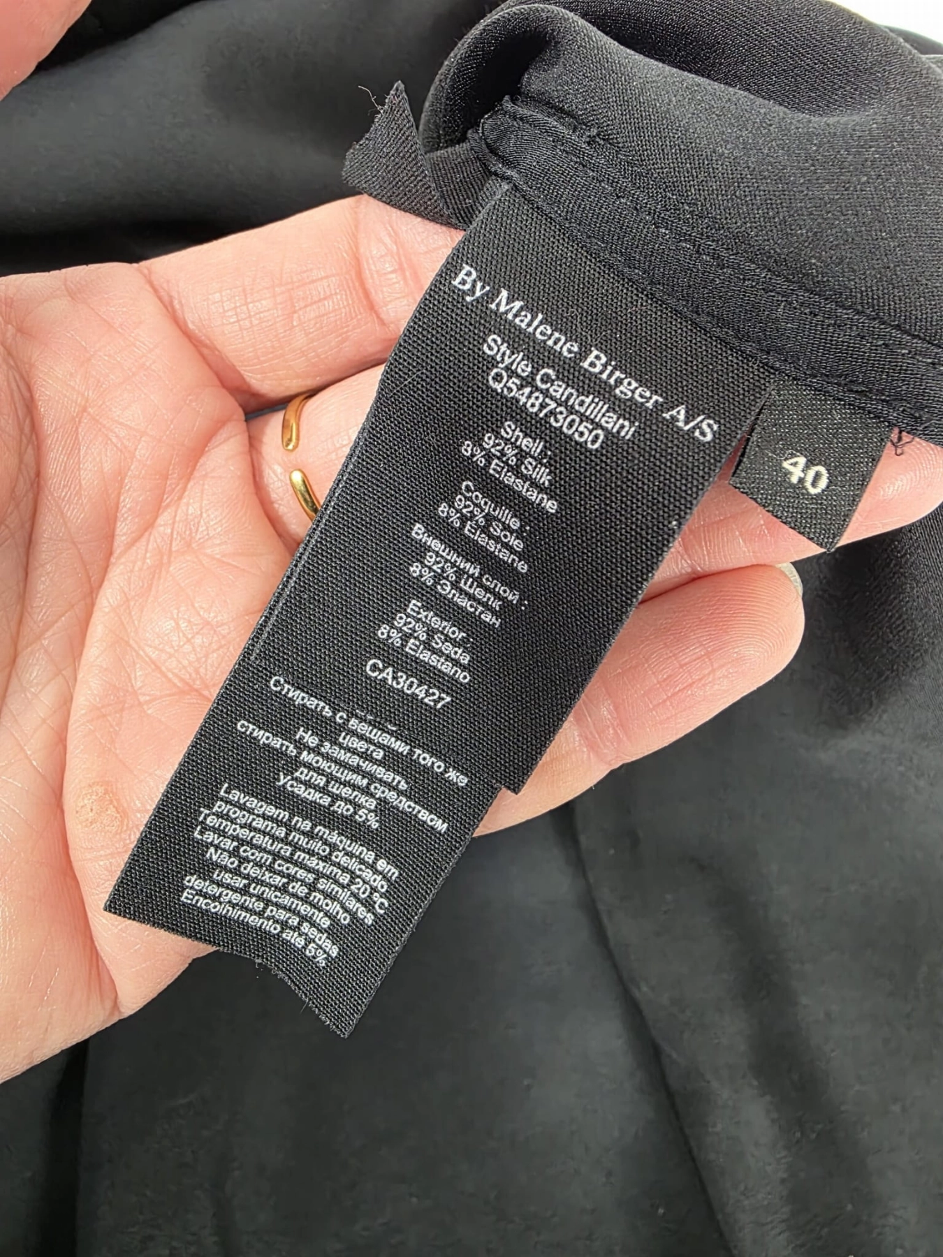 Elegancki komplet premium: żakiet COMMA, jedwabna bluzka MALENE BIRGER i spódnica RESERVED