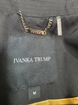 Klasyczny czarny trencz marki Ivanka Trump