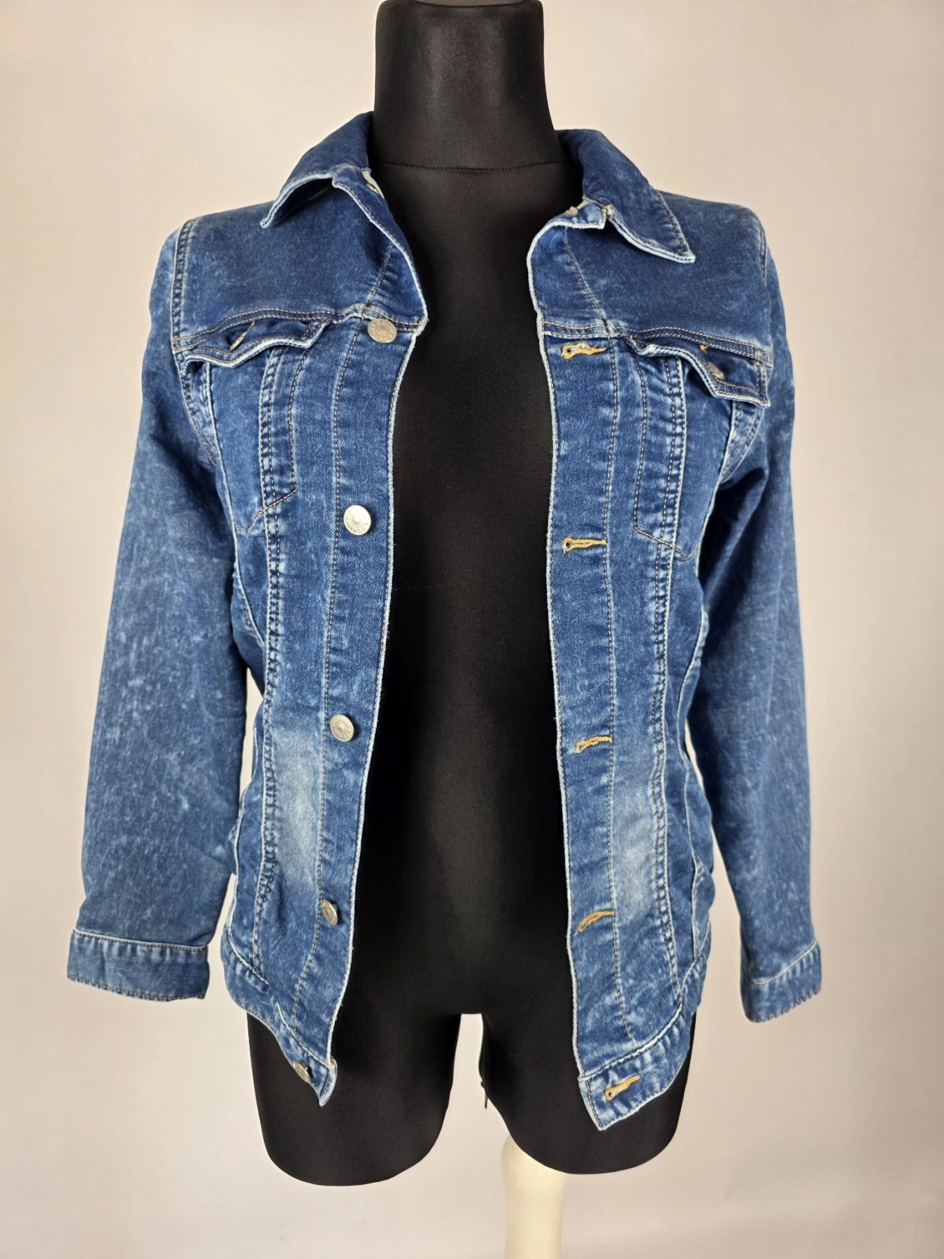 Stylowa kurtka w odcieniu blue