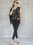 Stonowana elegancja na wiele okazji z bluzką DKNY