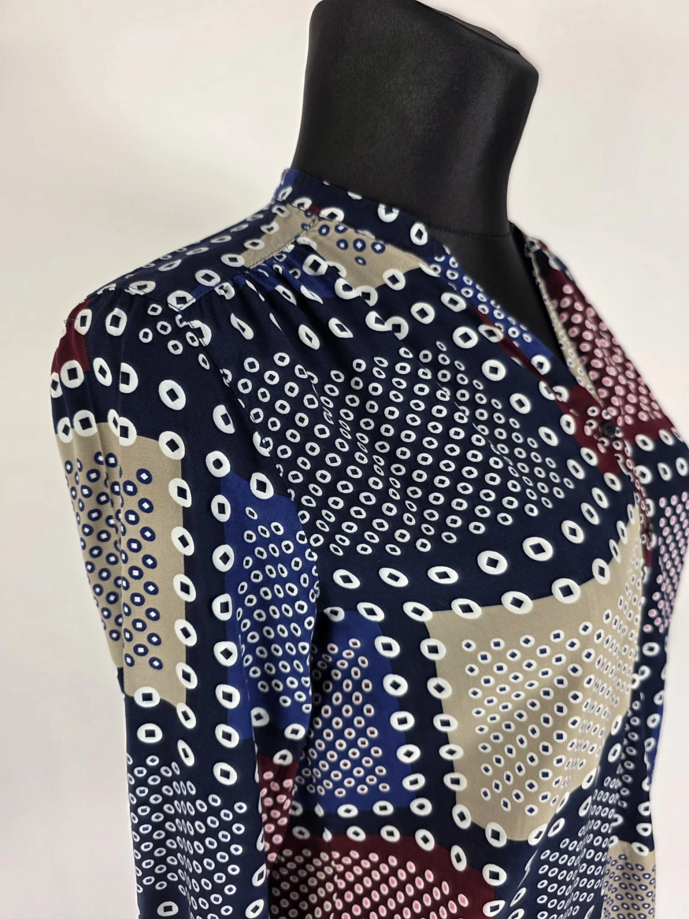 Elegancka koszula z wiskozy w geometryczny print marki Marc O’Polo