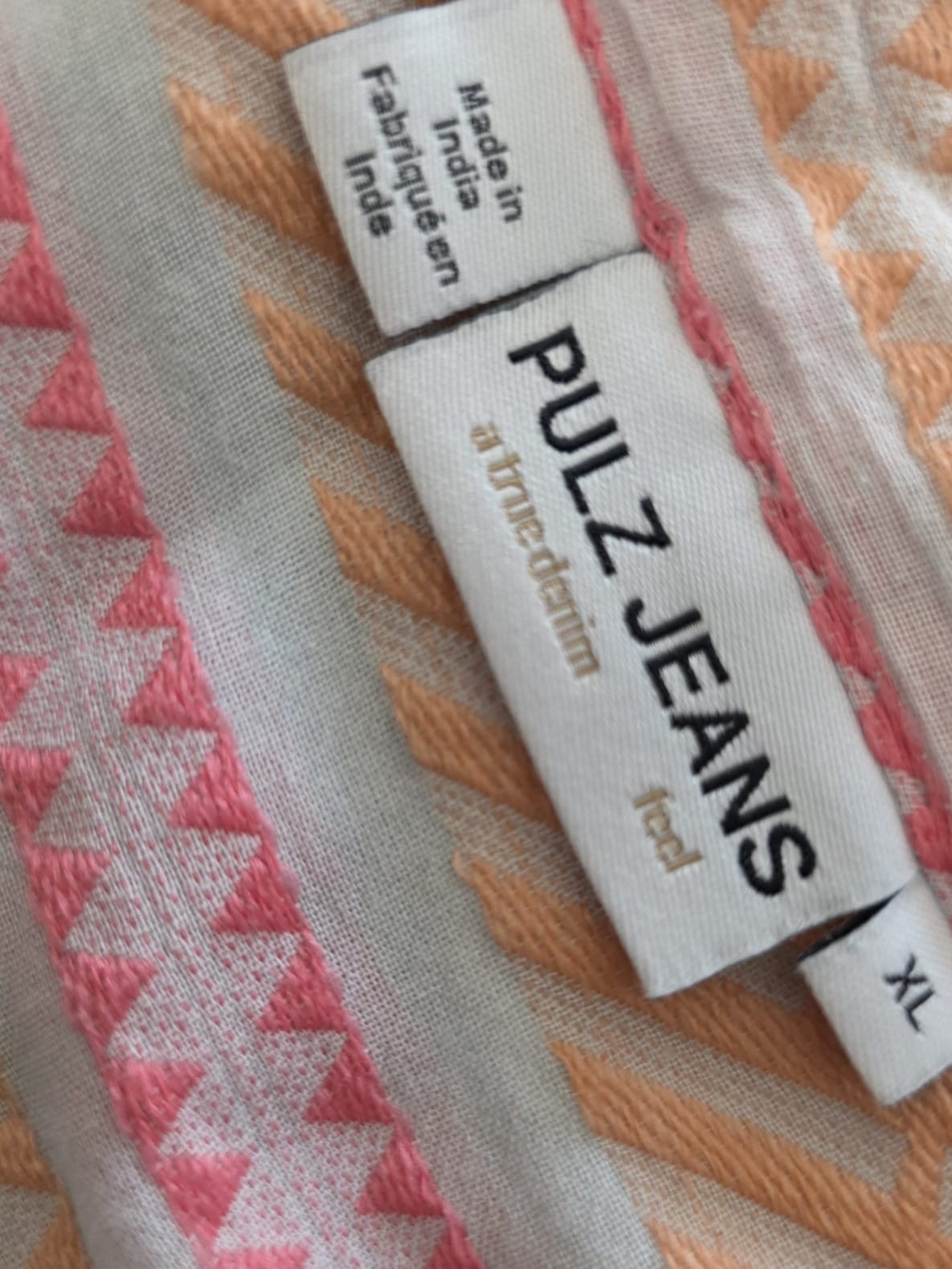 Kolorowa bluzka Pulz Jeans w etniczne wzory