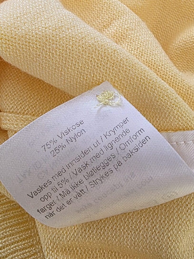 Klasyczny, jasnożółty sweter marki Soyaconcept rozm. 44