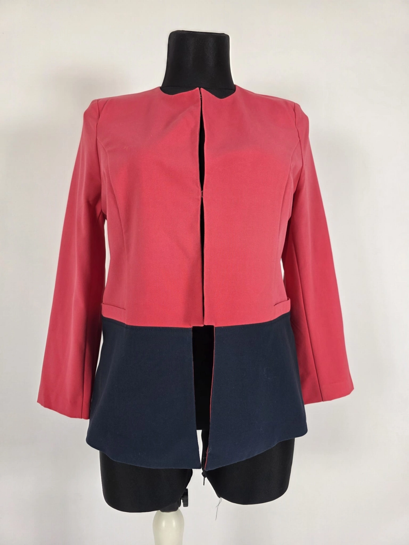 Stylowy żakiet w odcieniu koralu i granatu marki Bexleys Woman rozm. 44