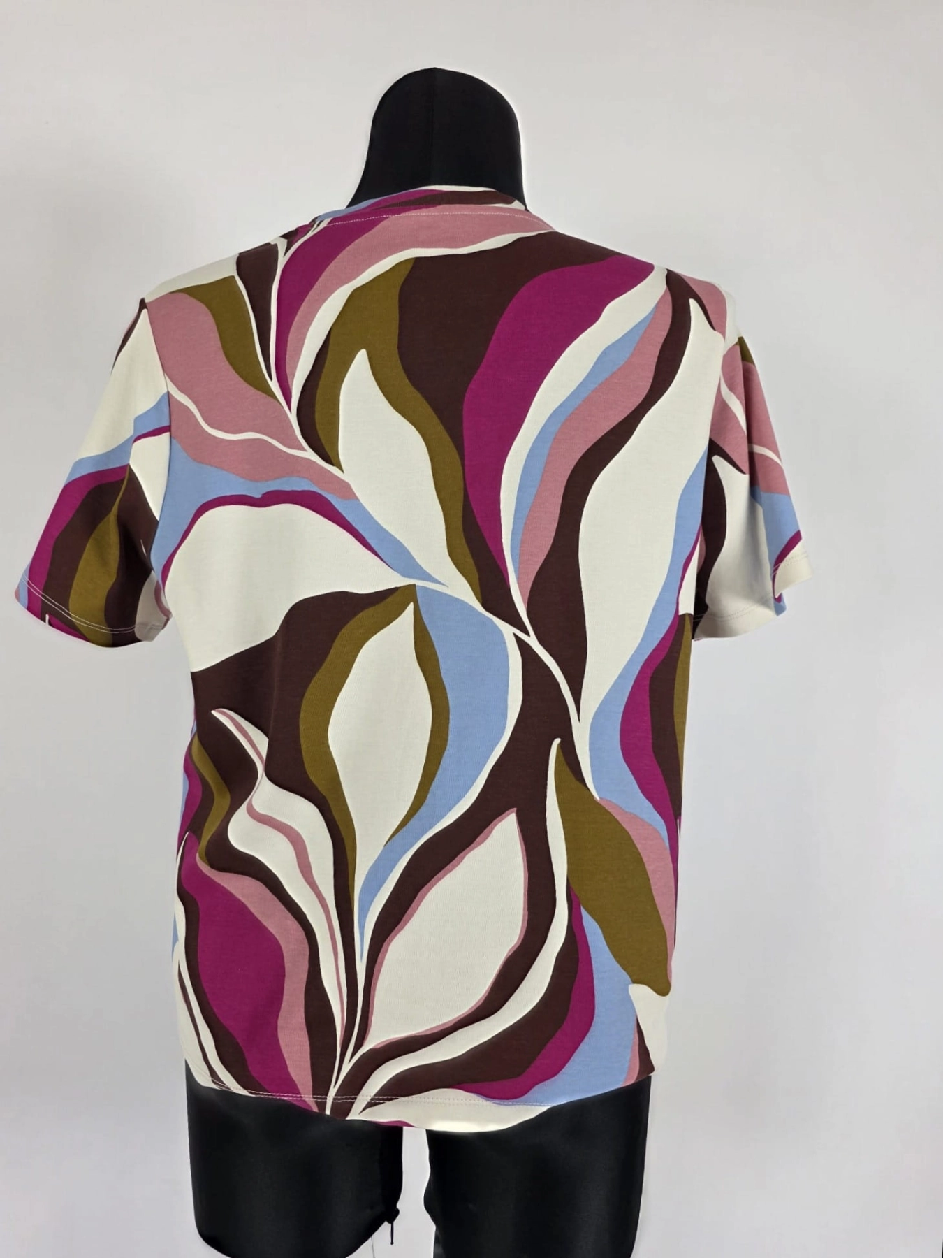 Designerski t-shirt w abstrakcyjne wzory marki C&amp;A rozm 44