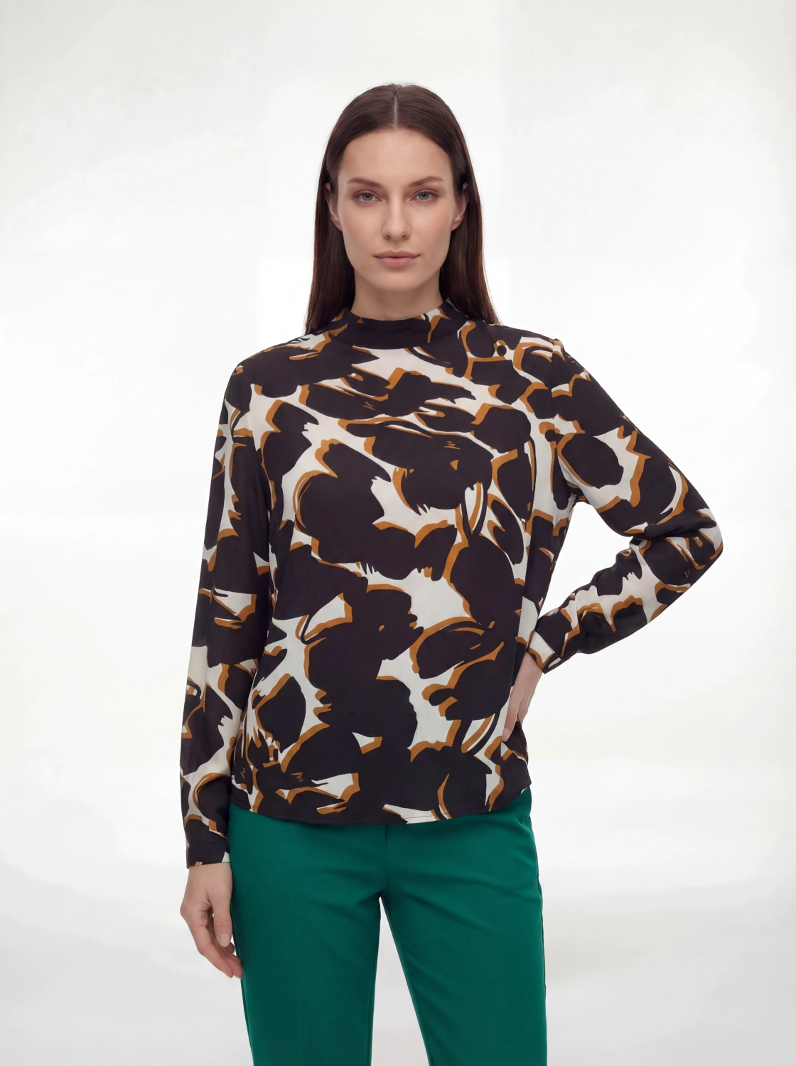 Elegancka, wiskozowa bluzka w abstrakcyjny wzór