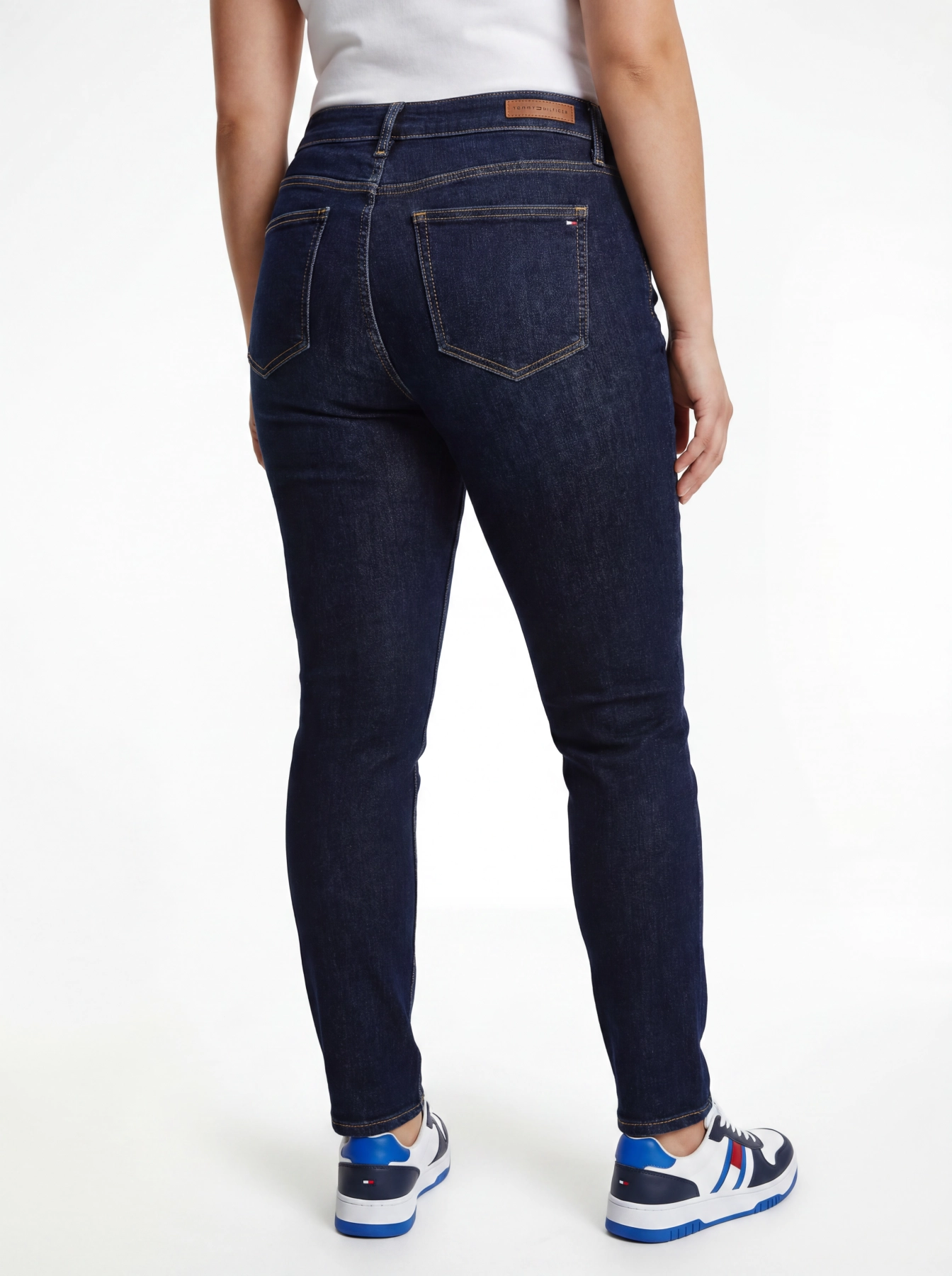 Granatowe jeansy z bawełny organicznej Tommy Hilfiger (rozm. 30/32)