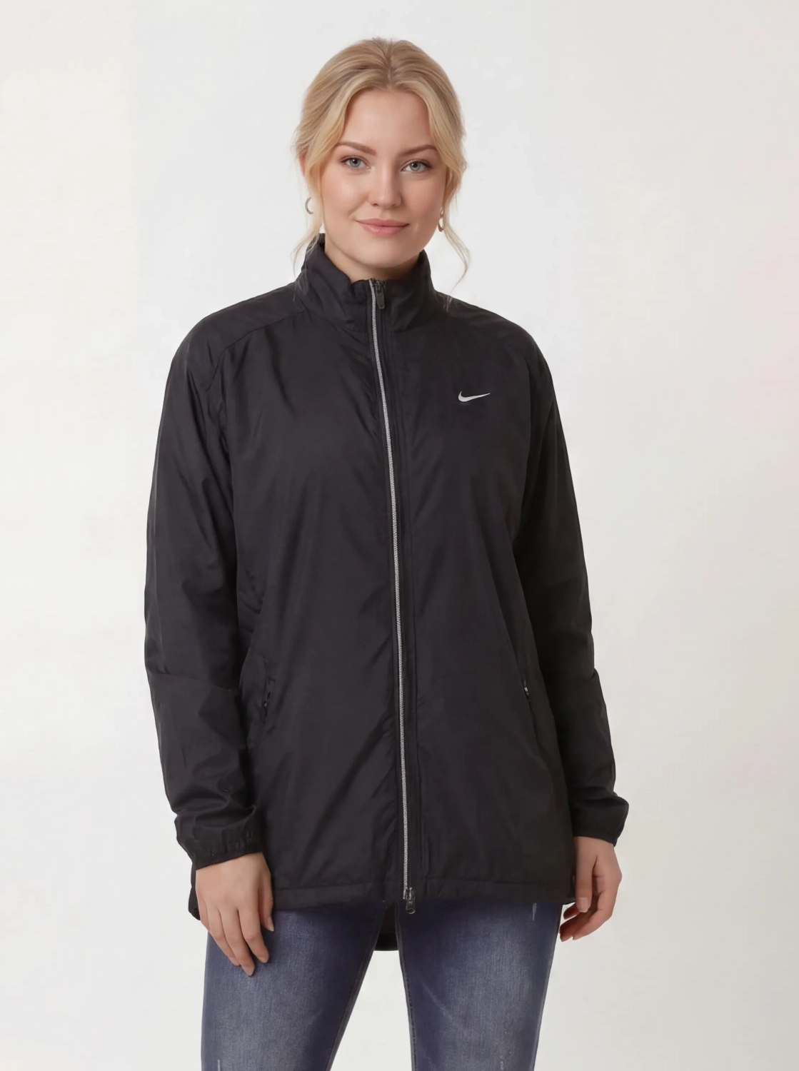 Czarna sportowa wiatrówka NIKE