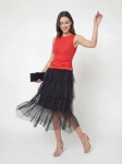 Czerwona bluzka VOGUE ! i piękna czarna spódnica