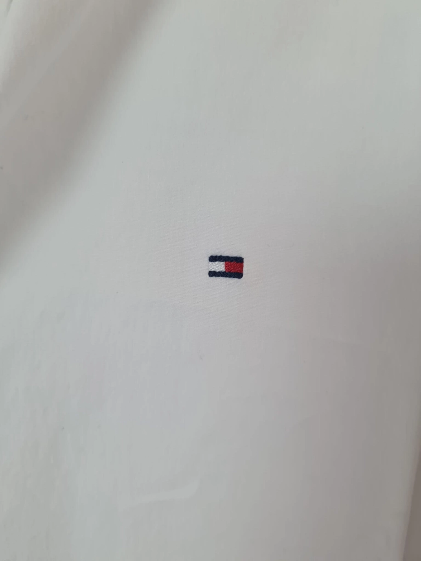 Stylizacja z Koszulą Tommy Hilfiger