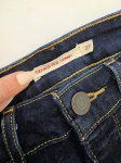 Koszula w paski ICHI i jeansy Levi's 721 - idealny zestaw na każdą okazję