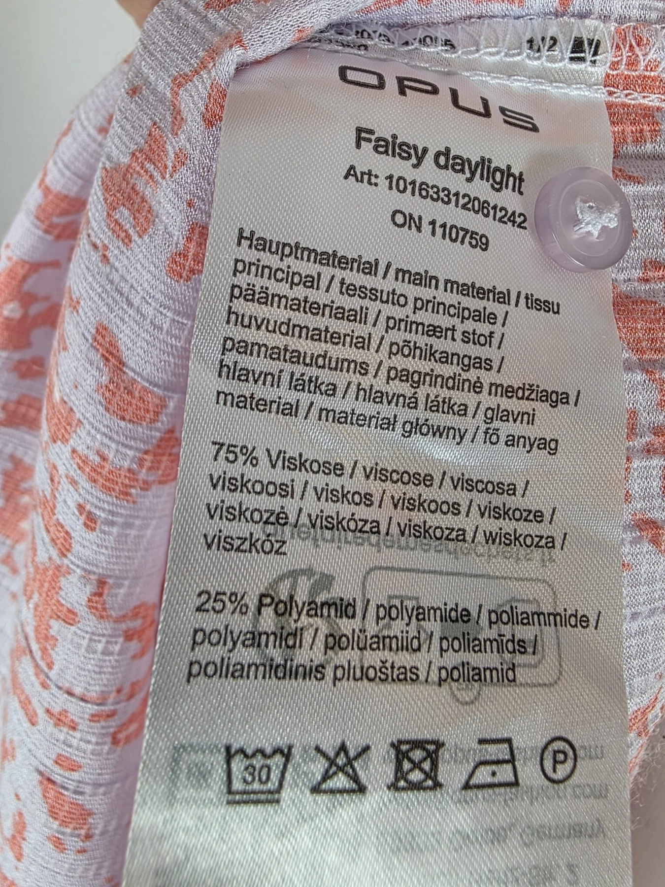 Wzorzysta bluzka damska OPUS z wiskozą i wiązanym dekoltem w koralowy print