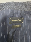 Stylowa marynarka damska Massimo Dutti wykonana z włoskiego materiału o taliowanym kroju podkreślającym sylwetkę