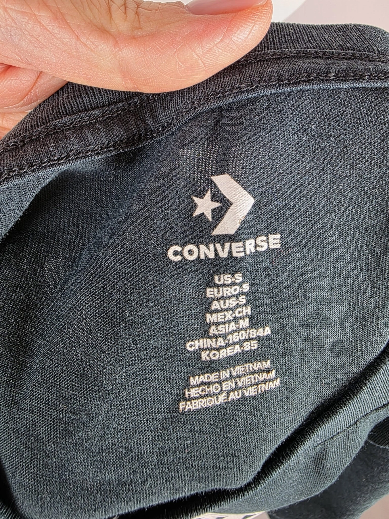 Czarna markowa koszulka damska Converse All Star w rozmiarze S, idealna do casualowych stylizacji