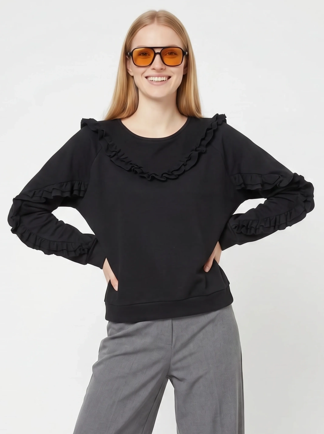 Czarna bluza Designers Remix w rozmiarze S z ozdobną falbaną i efektownymi detalami na rękawach