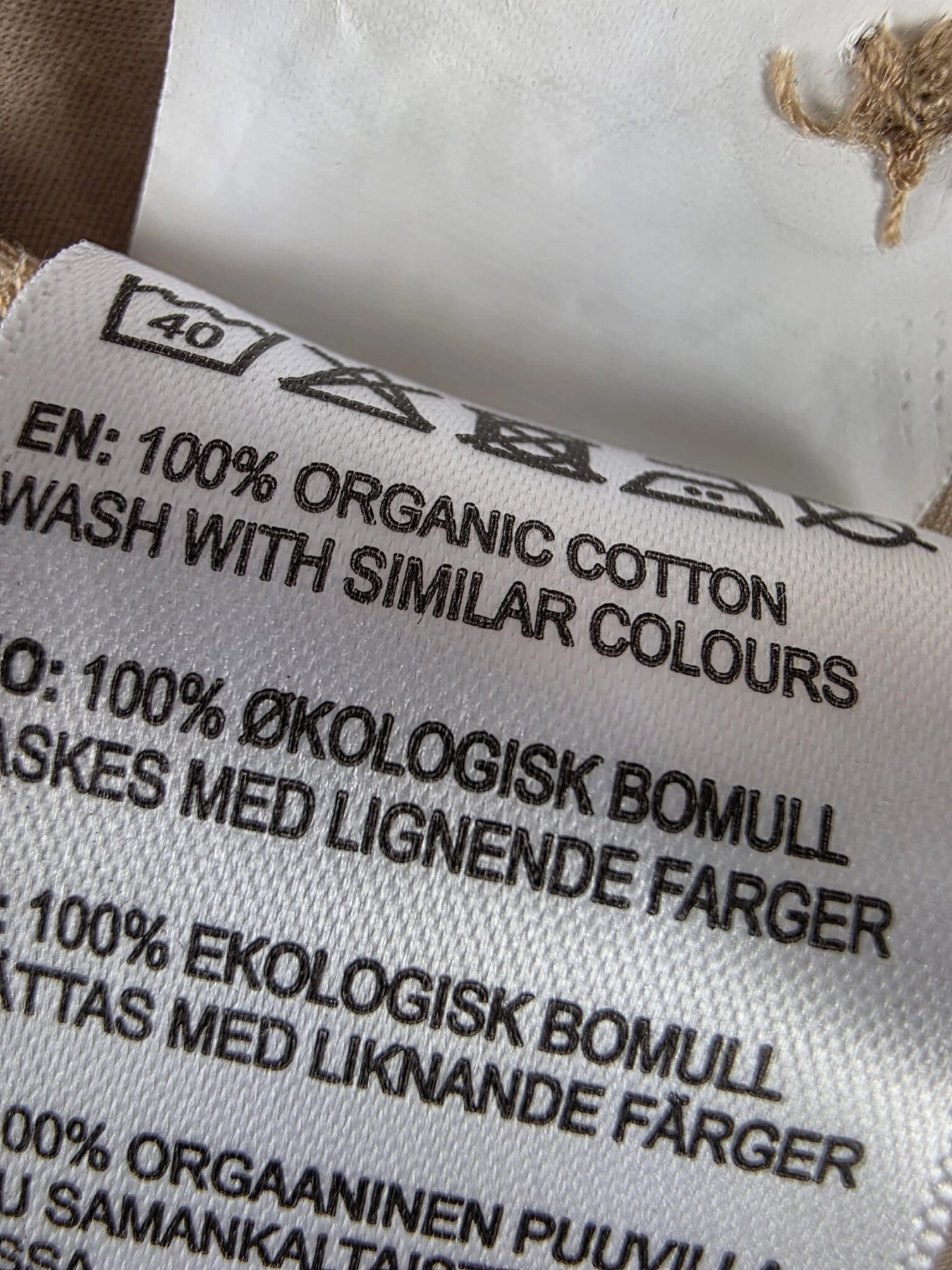 Długa beżowa koszula damska Bik Bok wykonana z 100% bawełny organicznej, idealna jako tunika w stylu oversize do eleganckich i codziennych zestawień