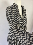 Wzorzysta sukienka mini Missguided z szerokimi rękawami i falbanami to idealna propozycja boho chic na wyjątkowe okazje, która perfekcyjnie podkreśla talię i zapewnia zjawiskowy wygląd