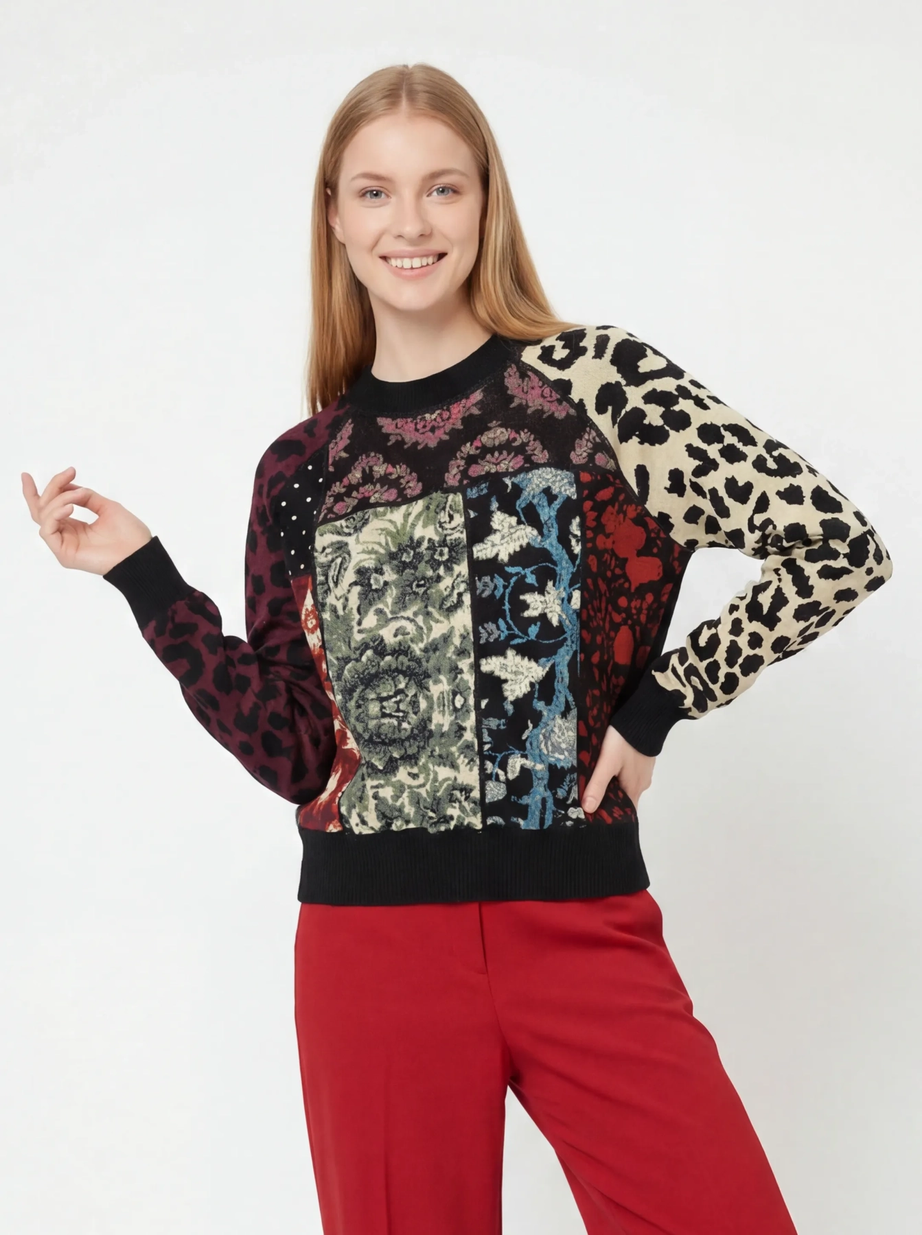 Oryginalny, patchworkowy sweter damski Desigual w rozmiarze S z motywem zwierzęcym i roślinnym, idealny do unikalnych stylizacji premium