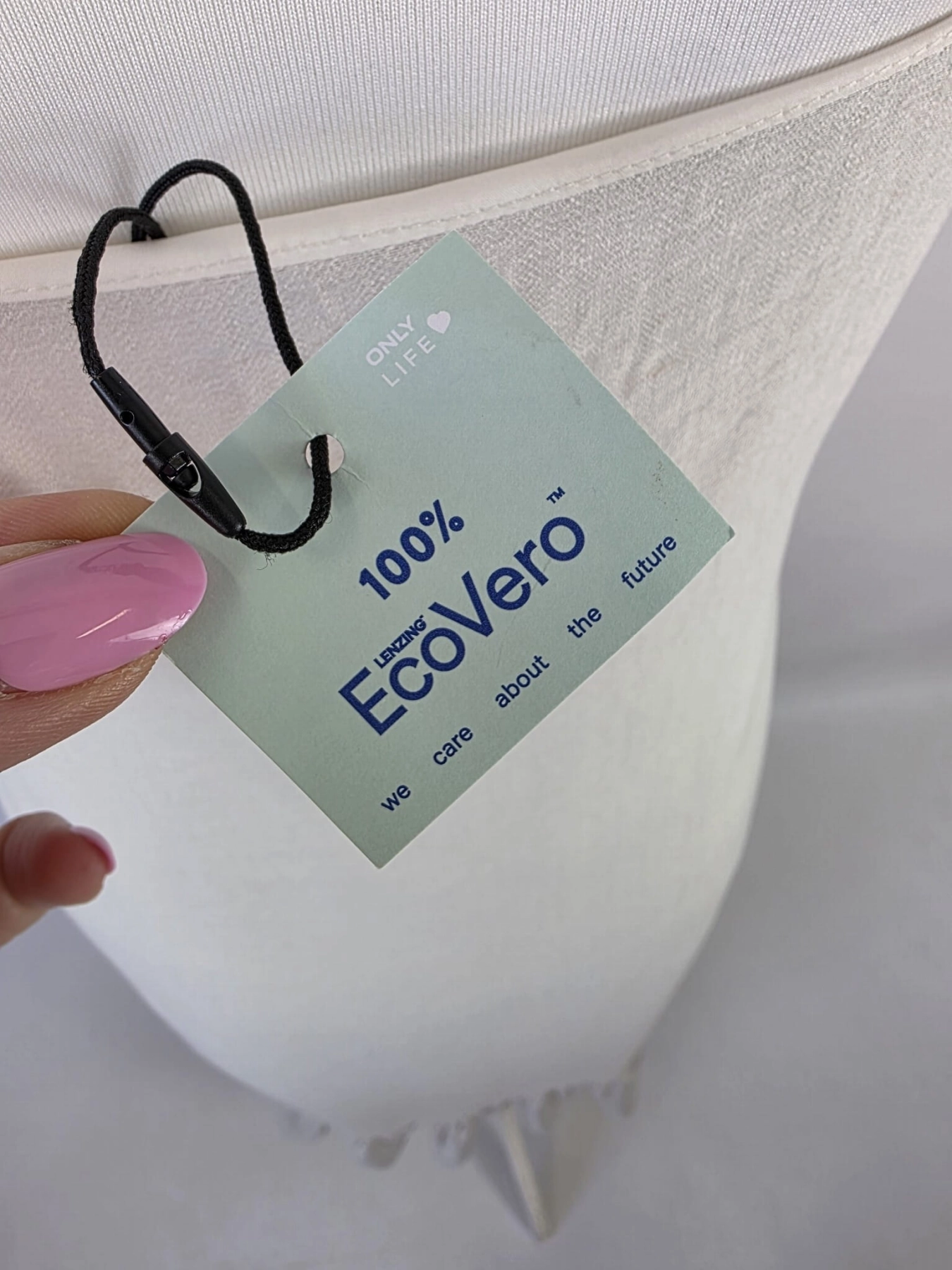 Ekologiczna sukienka maxi marki Studio wykonana w 100% z materiału EcoVero, idealna na letnie stylizacje premium z drugiego obiegu