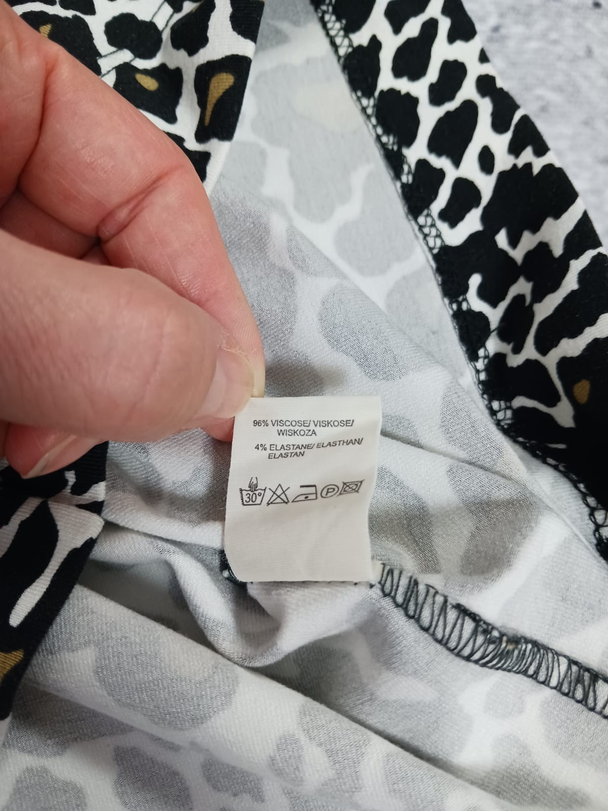 Bluzka z krótkim rękawkiem - panterkowy print SIMPLE