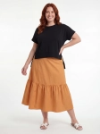 Markowy komplet damski składający się z czarnej bluzki oversize Made in Italy oraz bawełnianej spódnicy midi Lindex w kolorze musztardowym