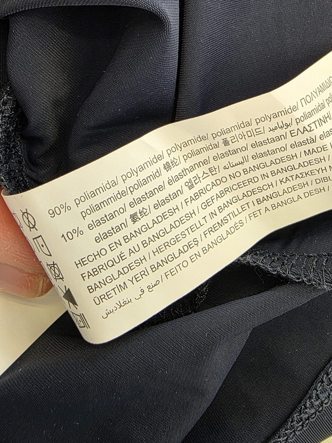 Markowy komplet damski premium z odzieży używanej - idealna stylizacja z marynarką i spodniami z szeroką nogawką, która podkreśla talię