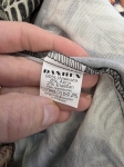 Oryginalna sukienka maxi Danhen w egzotyczne kwiaty to idealna propozycja premium z drugiej ręki dla kobiet ceniących unikalny styl, wygodę oraz ponadczasową elegancję