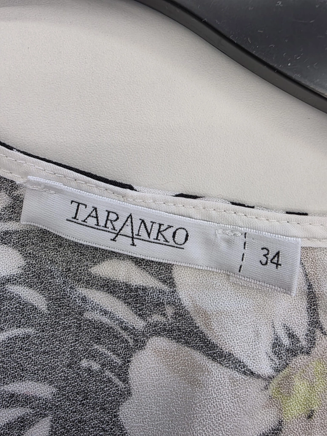 Kwiatowa sukienka mini premium marki Taranko z wiskozy, z gumką w talii i ozdobnymi wiązaniami na rękawach