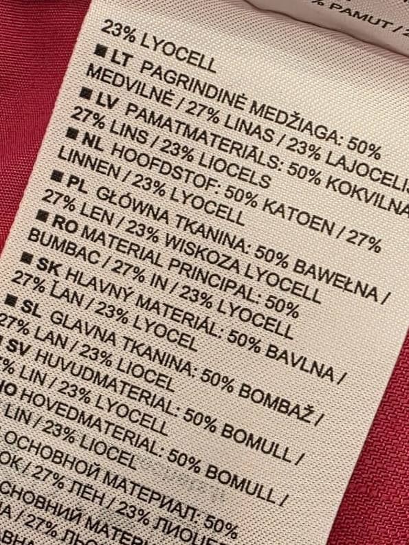 Modny komplet damski premium składający się z różowych spodni Marc O'Polo oraz czarnej bluzki ONLY z bufiastym rękawem