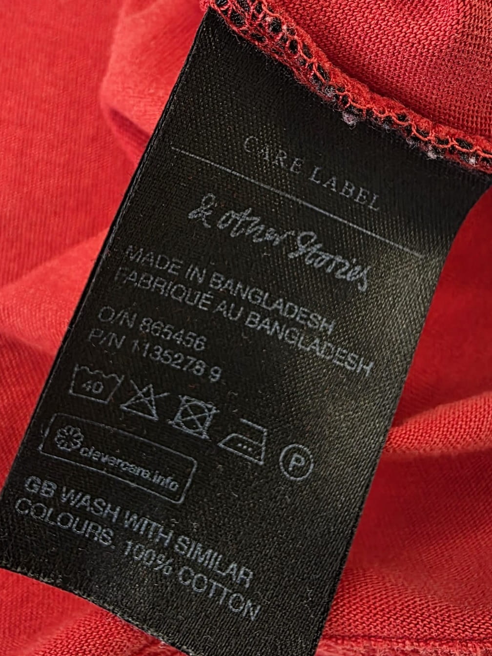 Stylowy komplet damski premium składający się z bawełnianego t-shirtu &amp; Other Stories oraz lnianej spódnicy maxi w paski Jean Pascale