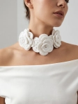Wybierz unikalny komplet handmade Rozalia z linii To Moje Atelier - ekskluzywny chocker i bransoletki z kwiatami 3D, stanowiące kwintesencję polskiego rękodzieła i mody slow fashion