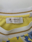 Damska stylizacja premium z odzieży używanej składająca się z kwiecistej bluzki Rich &amp; Royal oraz markowych jeansów z wysokim stanem H&amp;M Divided to idealny wybór na modny, wygodny i wyrazisty look na co dzień