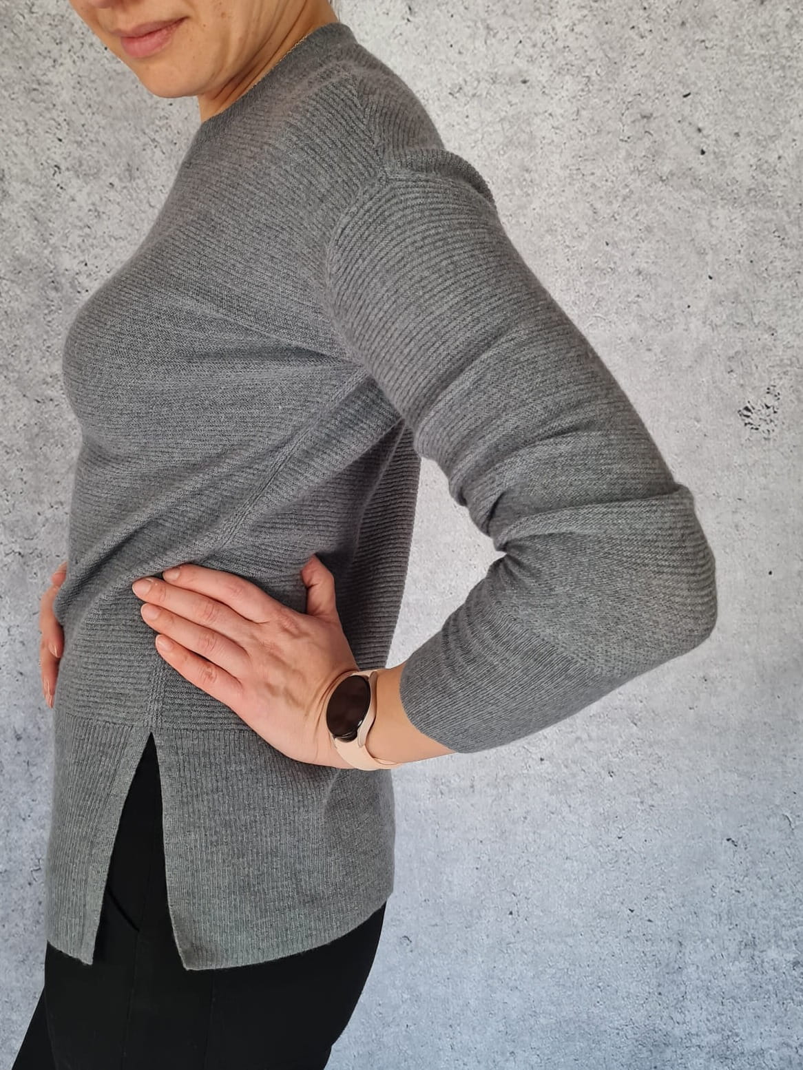 Sweter z Wełny Merino TAHARI