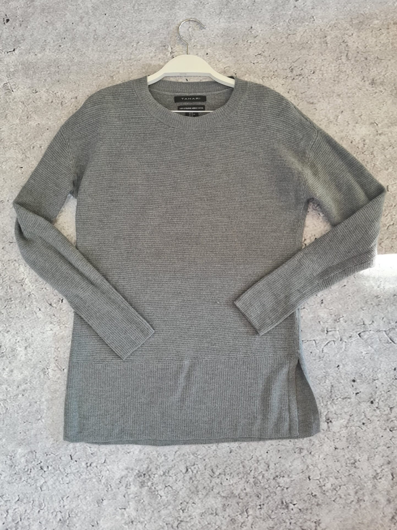 Sweter z Wełny Merino TAHARI