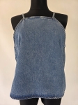 Jeansowy damski top na ramiączkach marki Lindex w rozmiarze XL, wykonany z miękkiej mieszanki bawełny i lyocellu, to idealna propozycja do letnich, casualowych stylizacji premium