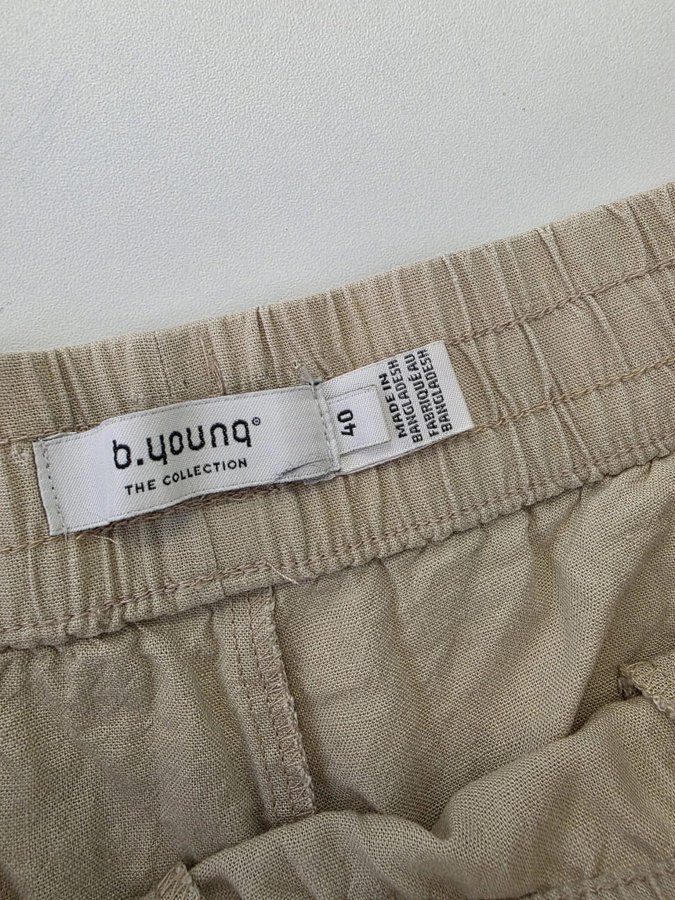 Damski komplet boho błękitna bluzka z haftem ONLY oraz beżowe lniane spodnie b.young premium second hand