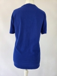 Oversizowy damski t-shirt Polo Ralph Lauren o swobodnym, męskim kroju z dekoltem V-neck w kolorze chabrowym