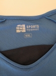 Turkusowa damska koszulka sportowa Sports equipment w rozmiarze XXL, wykonana z lekkiego, oddychającego materiału o dopasowanym kroju podkreślającym talię