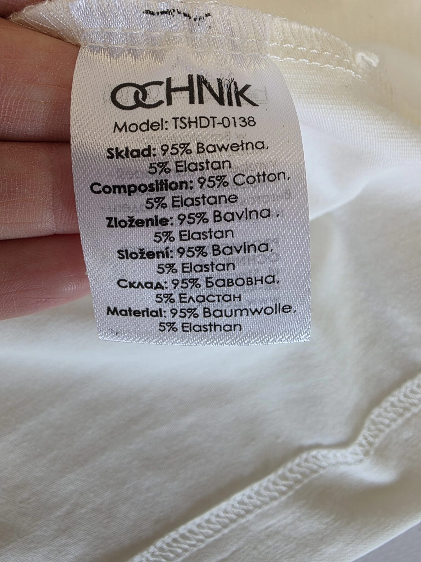 Nowy z metką kremowy t-shirt damski Ochnik z autorskim obrazem Marty Skalik (Twarda Sztuka) to limitowana bluzka artystyczna idealna na wyjątkowy prezent
